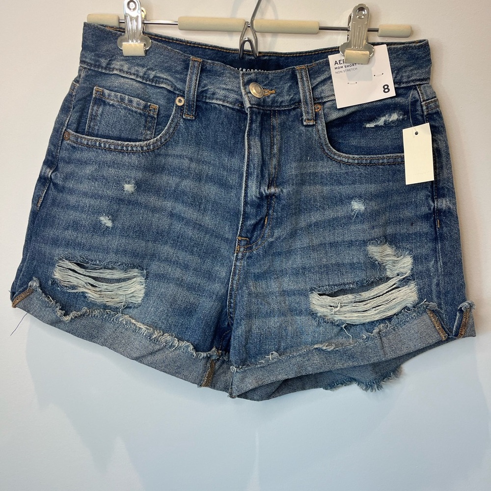 Aeropostale 3.5” Ripped jean mom shorts